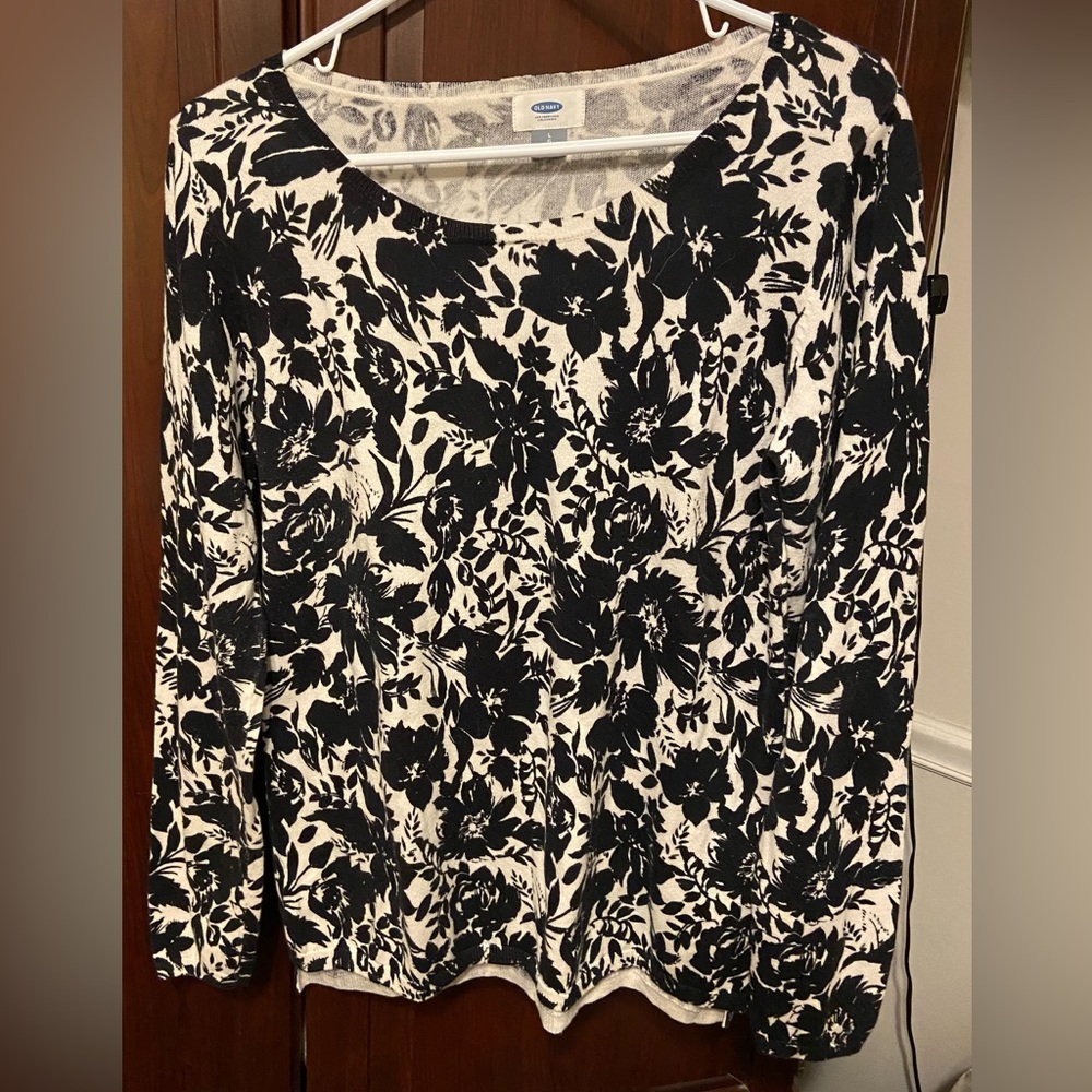 OLD NAVY Lightweight Sweater